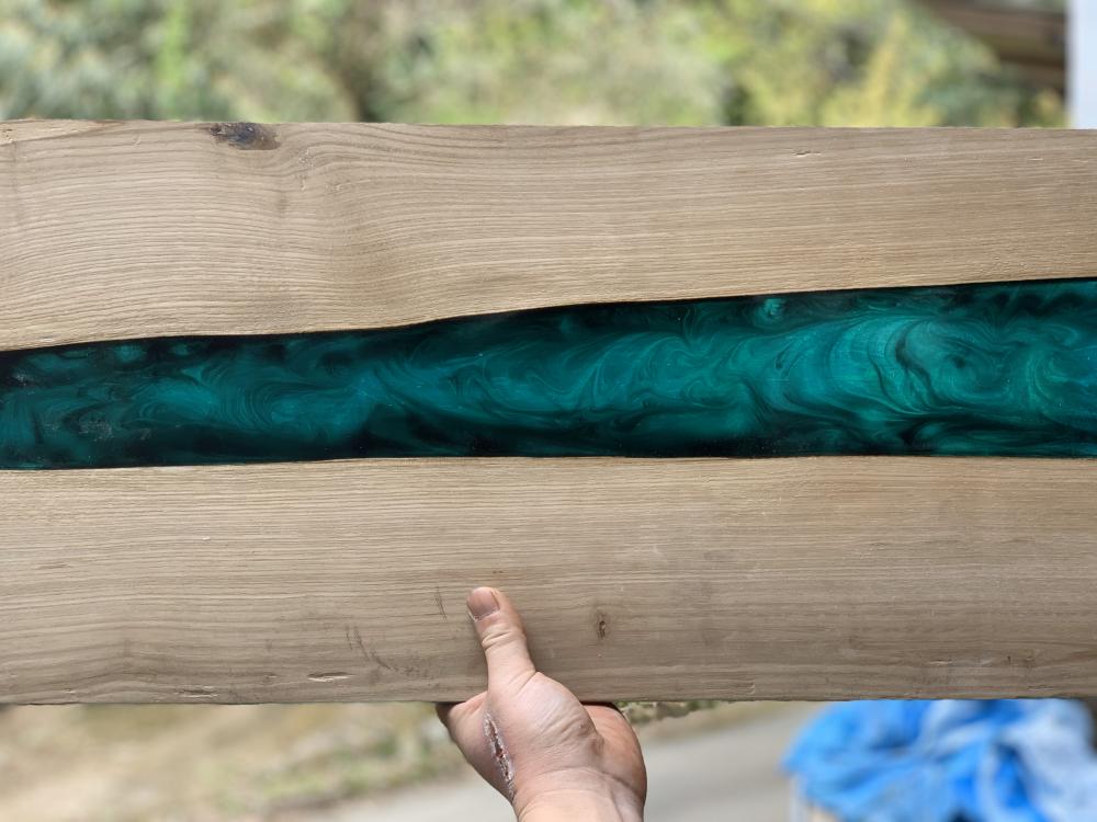 インテリアにレジンリバーテーブル