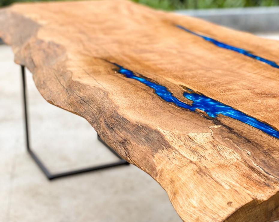 ナラのダイニングテーブル