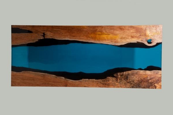 リバーレジンのダイニングテーブル