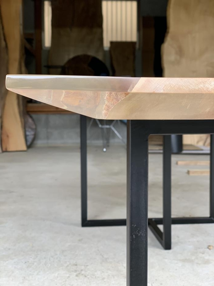 栃のレジンテーブル