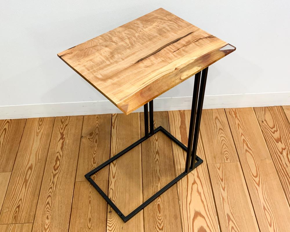 トチのサイドテーブル