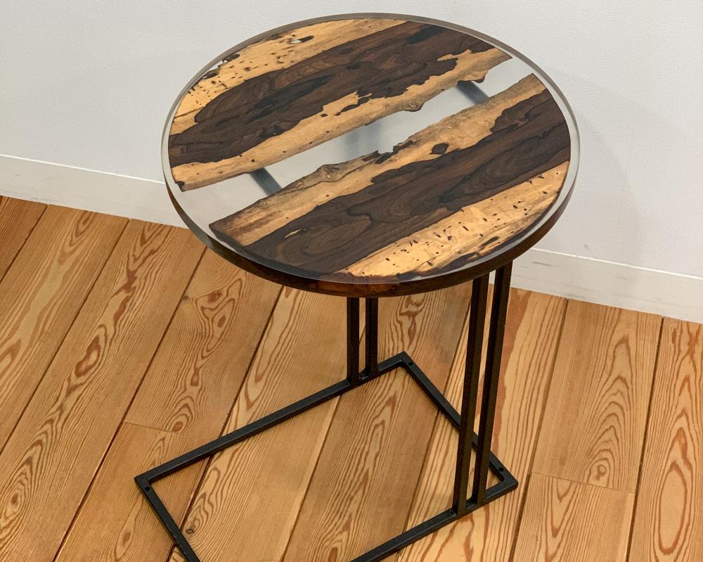 シャム柿の円形サイドテーブル