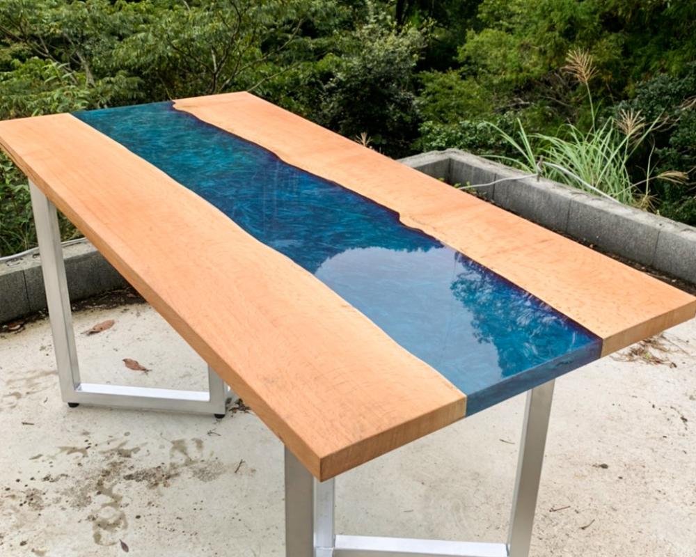 ナラのリバーテーブル