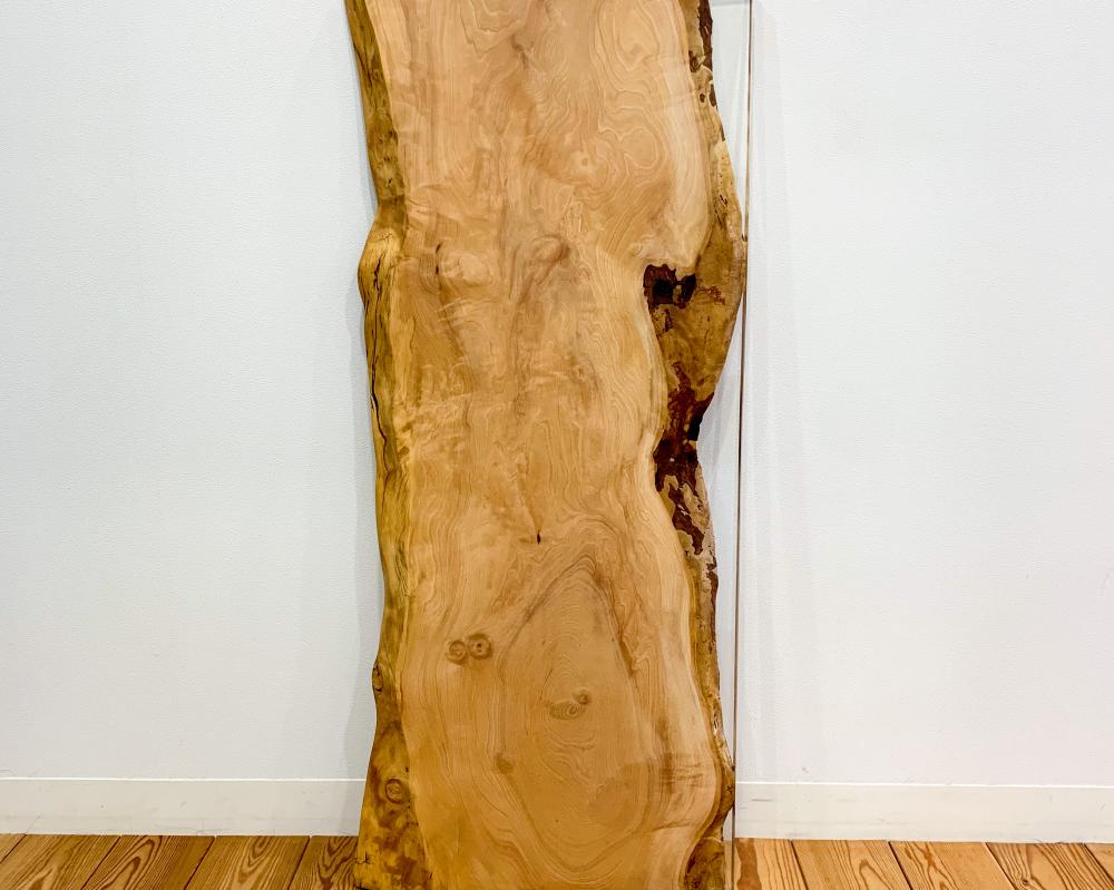 モミジのクリアレジンテーブル